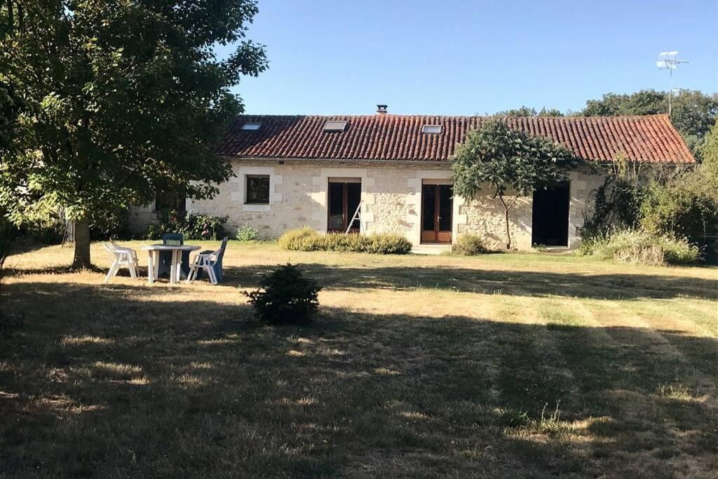 La Fermette Aux Lamas Savigny-Lévescault Eksteriør bilde